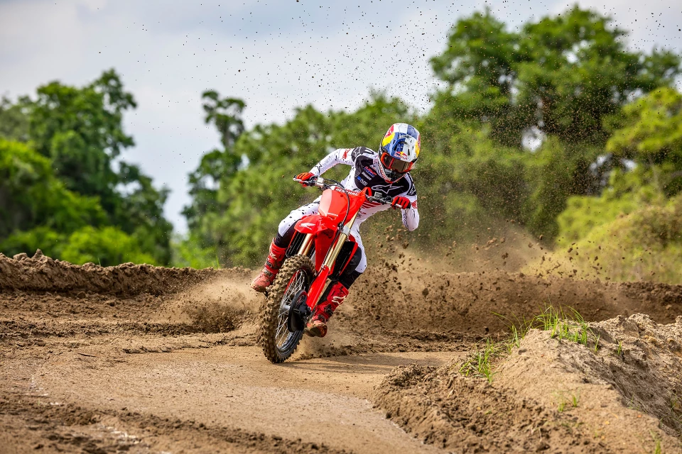 <p>'25 CRF Range</p>