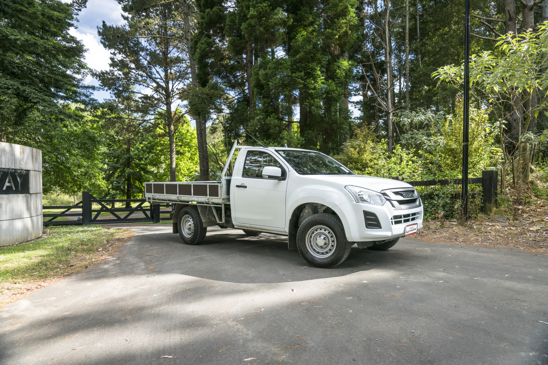 LX Single Cab Chassis Ute Specs Isuzu Utes NZ