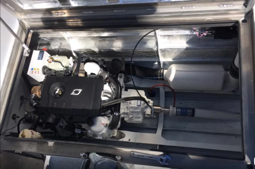 Hyundai SeasAll Powered Alloy Cats 12m