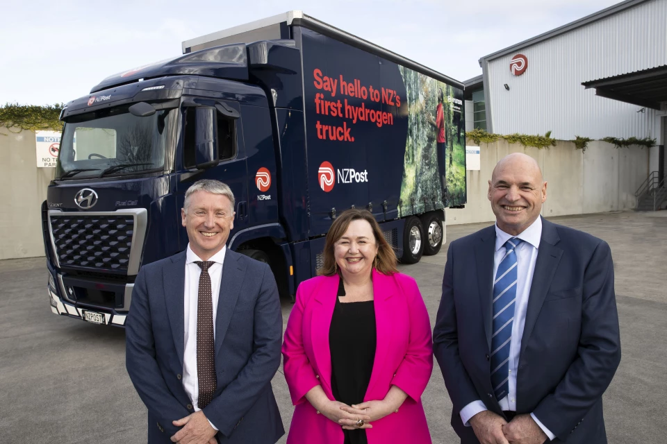NZ Post first Kiwi owner of Hyundai hydrogen-powered truck 