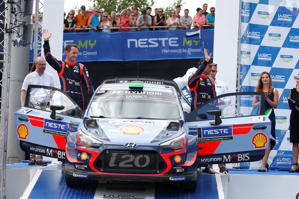 Fine fourth for Paddon in Finland