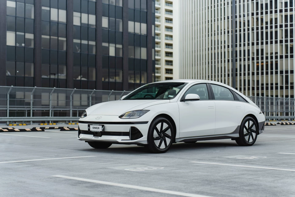 IONIQ 6. Electrified Streamliner.