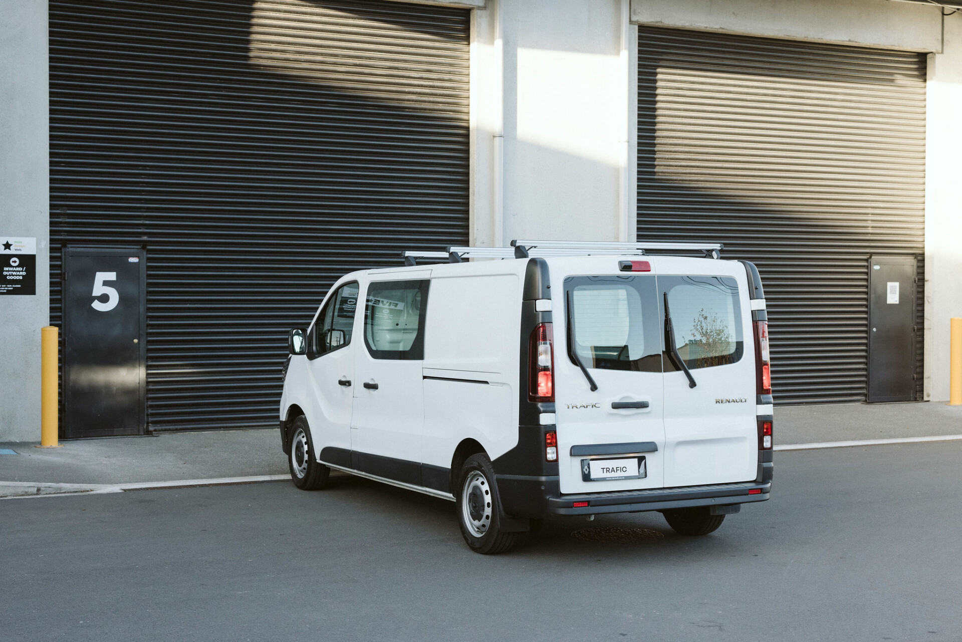 WAIKATO – Renault trafic 3 2023 - 5 places - Tours à partir de 83